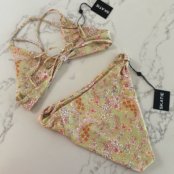 Skatie Sarah Top & Salty Bottom - Sorrento - Size Medium Top, Large Bottom - Picture 7 of 7